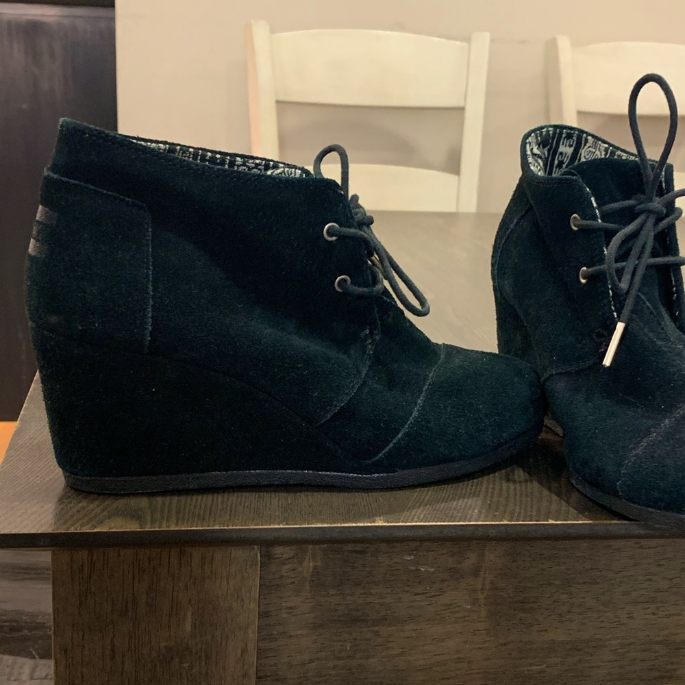 Toms size 9.5 wedge bootie black
